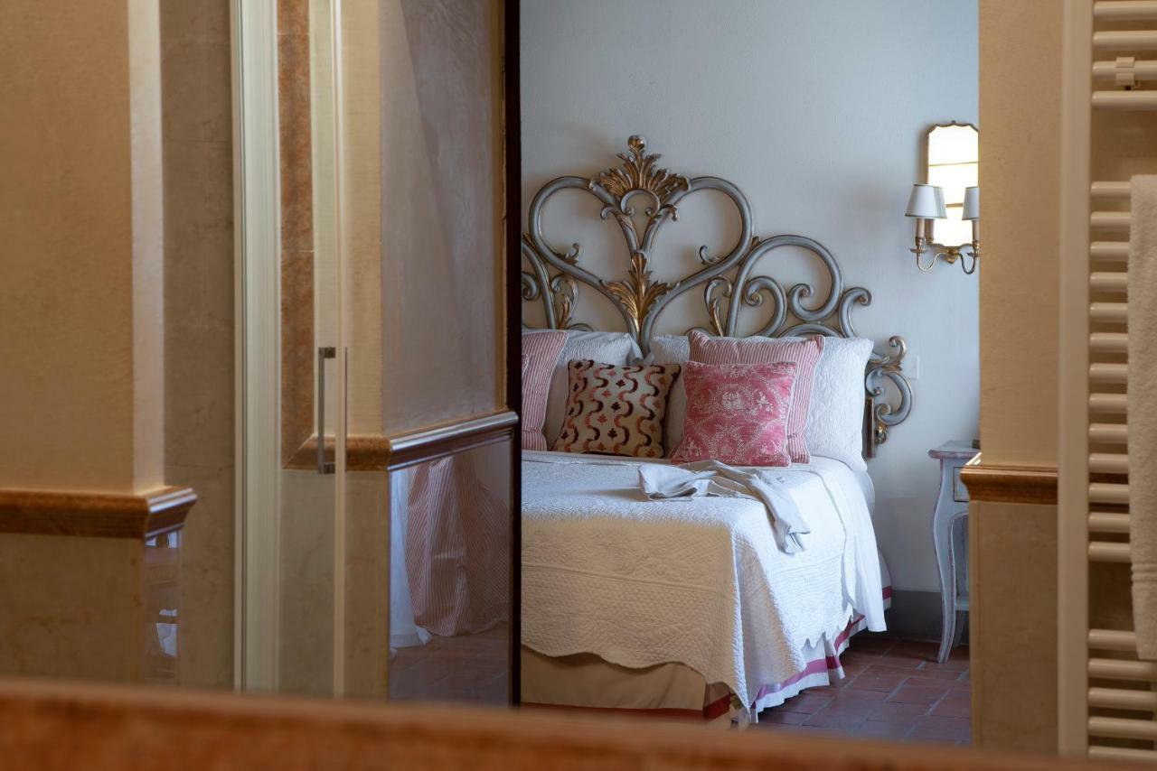 Palazzo Malaspina B&B San Donato in Poggio Exterior photo
